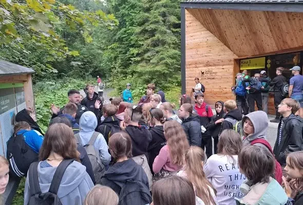 Trzeci dzień obozu sportowego w Bardo: górskie szlaki, trening i ognisko
