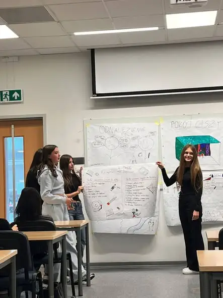 Uczniowie Technikum Ekonomicznego na Dolnośląskim Festiwalu Nauki