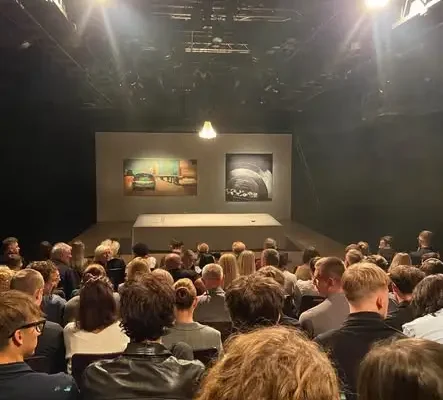 Uczennice ZSP Ziębice na deskach Teatru Polskiego we Wrocławiu