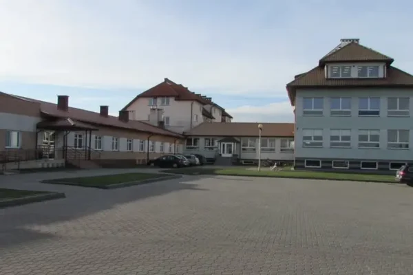 Ciepłowody: Szkoła zaostrza zasady bezpieczeństwa w związku z alarmem BRAVO