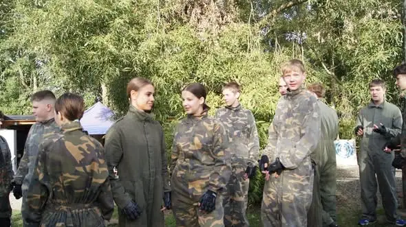 Integracja klas pierwszych w ZSP Ziębice – paintball, siatkówka i grill