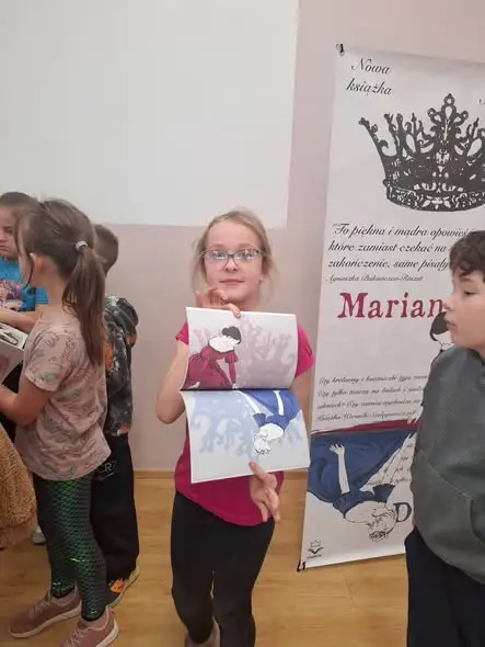 VII Festiwal „Czas na książki”: klasa 2 spotkała się z autorką Weroniką Szelęgiewicz