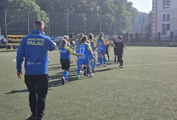 Młode piłkarki z grupy Żaków na Kamienieckim Festiwalu Futbolu