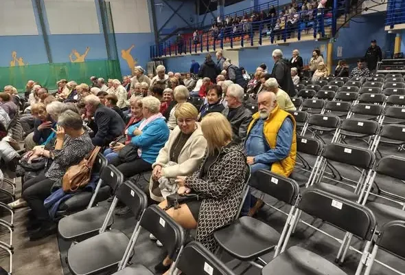 Kabaret „Tercet, czyli kwartet” rozbawił seniorów w Ząbkowicach