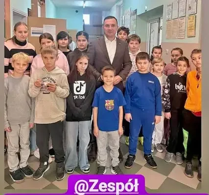 Słodka akcja charytatywna w Kamieńcu Ząbkowickim – uczniowie wsparli Hanię