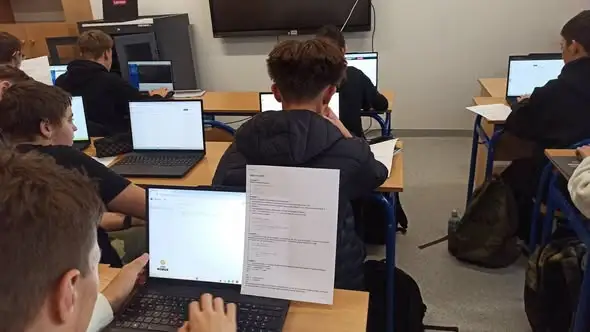 CodeWeek 2026 w ZSP Ziębice: uczniowie programowali roboty i micro:bity