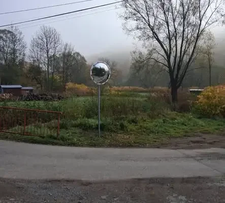 Lustro drogowe w Opolnicy poprawia bezpieczeństwo na skrzyżowaniu