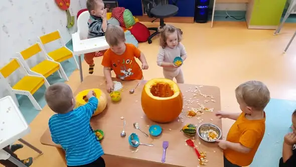 Jesienne zabawy sensoryczne w żłobku w Ciepłowodach